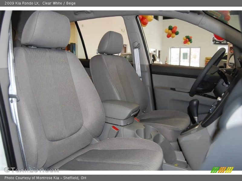 Clear White / Beige 2009 Kia Rondo LX