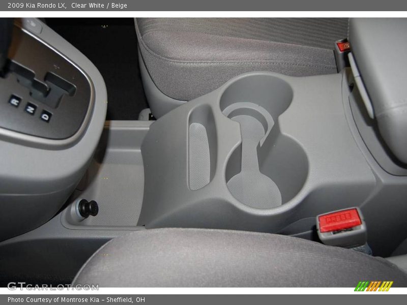 Clear White / Beige 2009 Kia Rondo LX