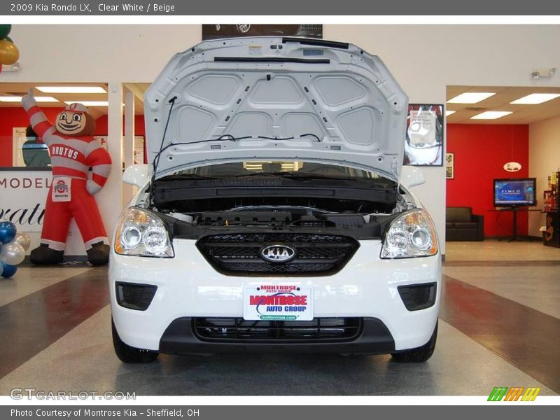 Clear White / Beige 2009 Kia Rondo LX