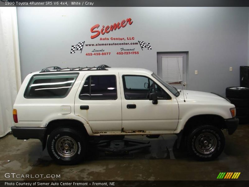White / Gray 1990 Toyota 4Runner SR5 V6 4x4