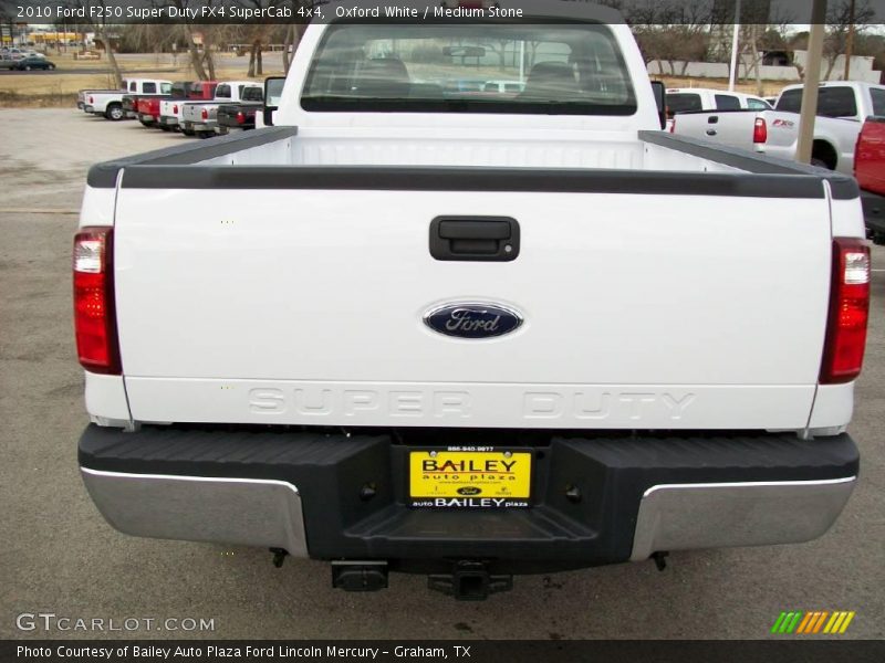 Oxford White / Medium Stone 2010 Ford F250 Super Duty FX4 SuperCab 4x4