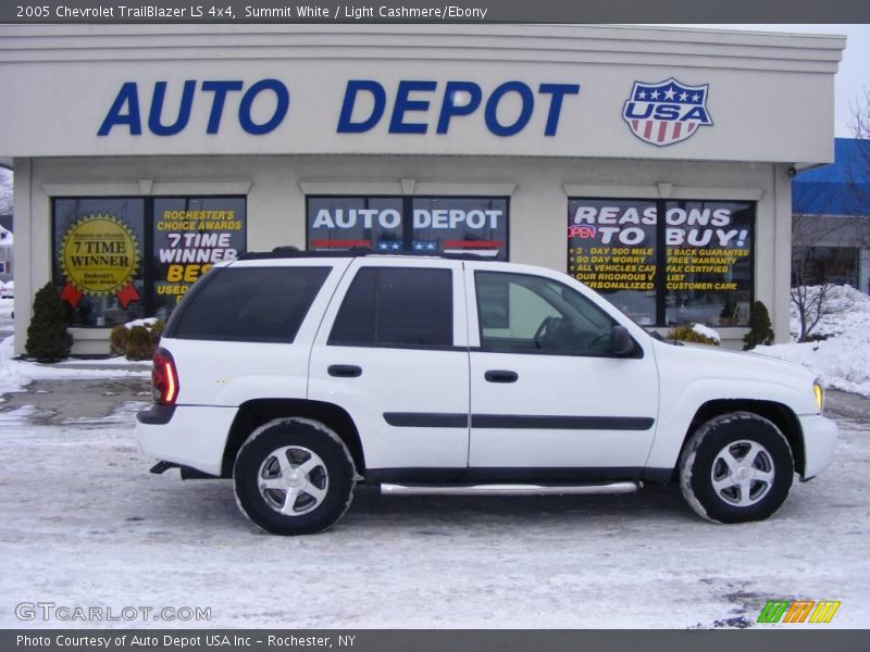 Summit White / Light Cashmere/Ebony 2005 Chevrolet TrailBlazer LS 4x4