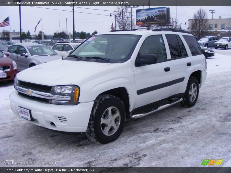 Summit White / Light Cashmere/Ebony 2005 Chevrolet TrailBlazer LS 4x4