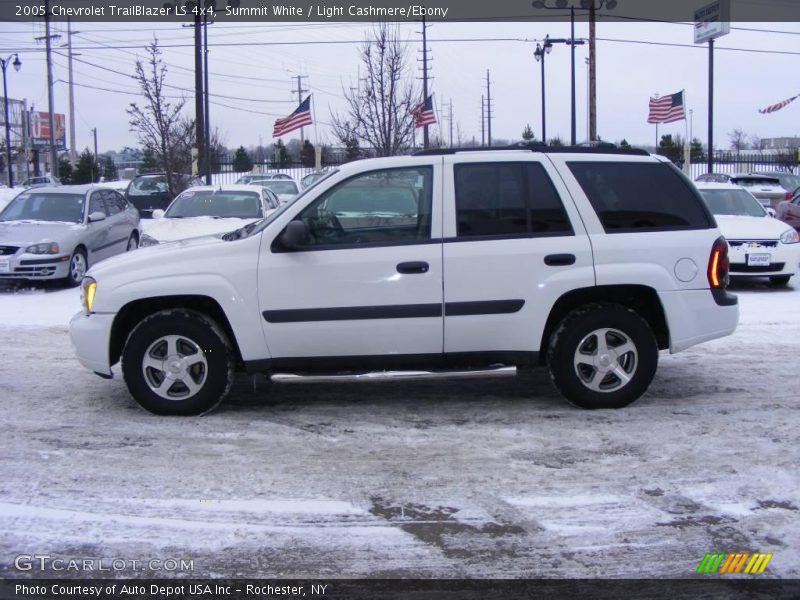 Summit White / Light Cashmere/Ebony 2005 Chevrolet TrailBlazer LS 4x4