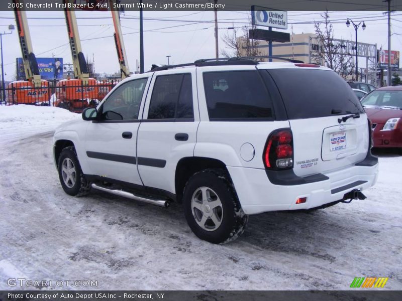 Summit White / Light Cashmere/Ebony 2005 Chevrolet TrailBlazer LS 4x4