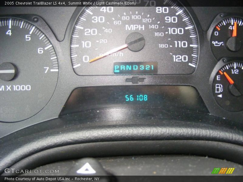 Summit White / Light Cashmere/Ebony 2005 Chevrolet TrailBlazer LS 4x4
