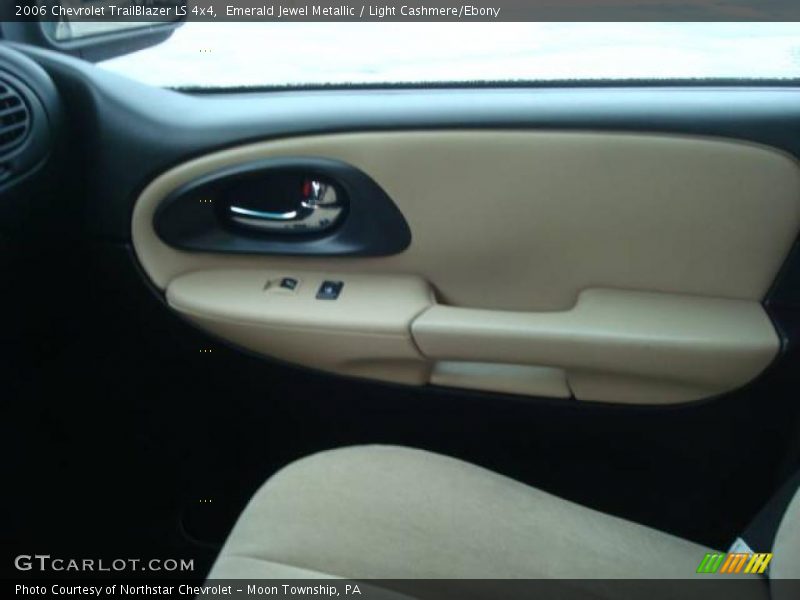 Emerald Jewel Metallic / Light Cashmere/Ebony 2006 Chevrolet TrailBlazer LS 4x4