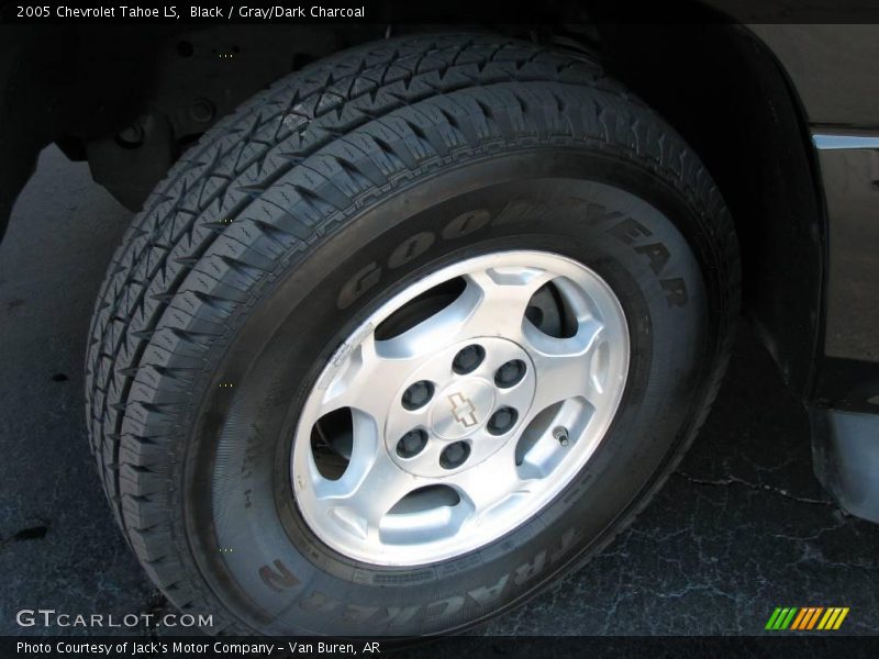 Black / Gray/Dark Charcoal 2005 Chevrolet Tahoe LS
