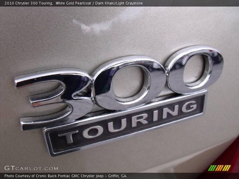 White Gold Pearlcoat / Dark Khaki/Light Graystone 2010 Chrysler 300 Touring