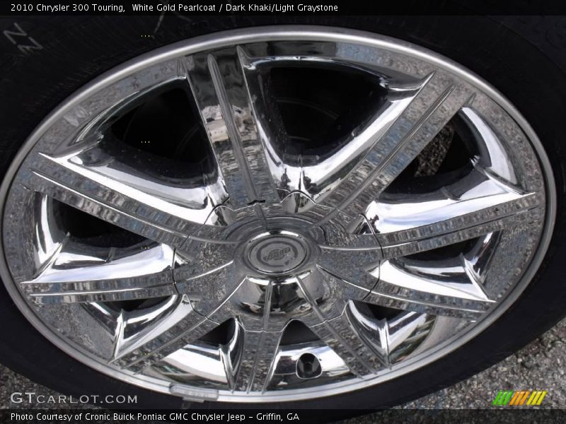 White Gold Pearlcoat / Dark Khaki/Light Graystone 2010 Chrysler 300 Touring