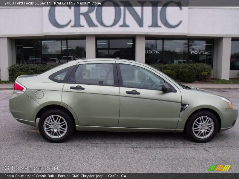 Kiwi Green / Medium Stone 2008 Ford Focus SE Sedan