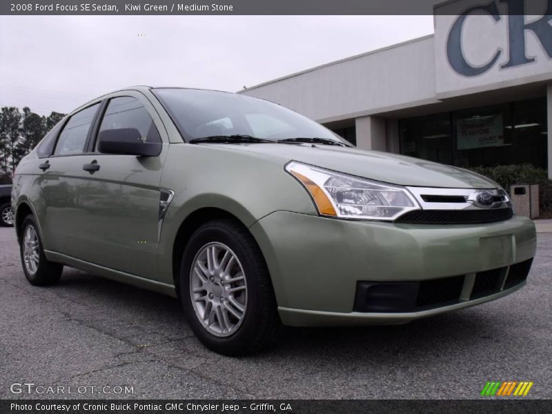 Kiwi Green / Medium Stone 2008 Ford Focus SE Sedan
