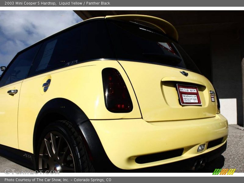 Liquid Yellow / Panther Black 2003 Mini Cooper S Hardtop