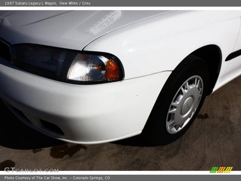 New White / Grey 1997 Subaru Legacy L Wagon