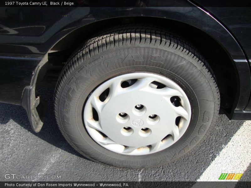 Black / Beige 1997 Toyota Camry LE