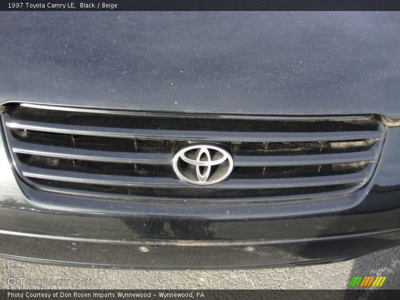 Black / Beige 1997 Toyota Camry LE