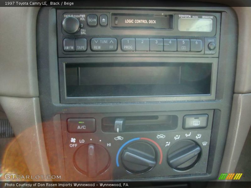 Black / Beige 1997 Toyota Camry LE