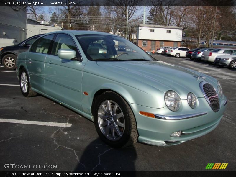 Seafrost / Ivory 2000 Jaguar S-Type 4.0