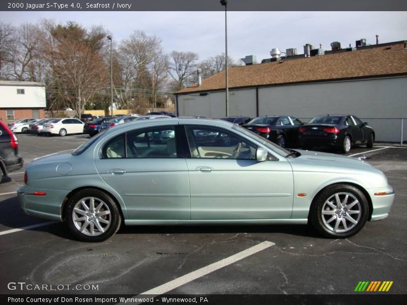 Seafrost / Ivory 2000 Jaguar S-Type 4.0