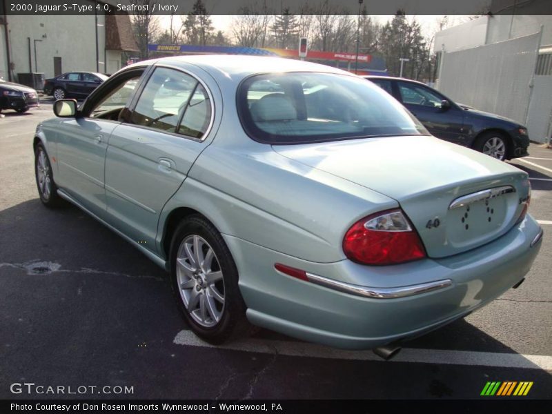 Seafrost / Ivory 2000 Jaguar S-Type 4.0