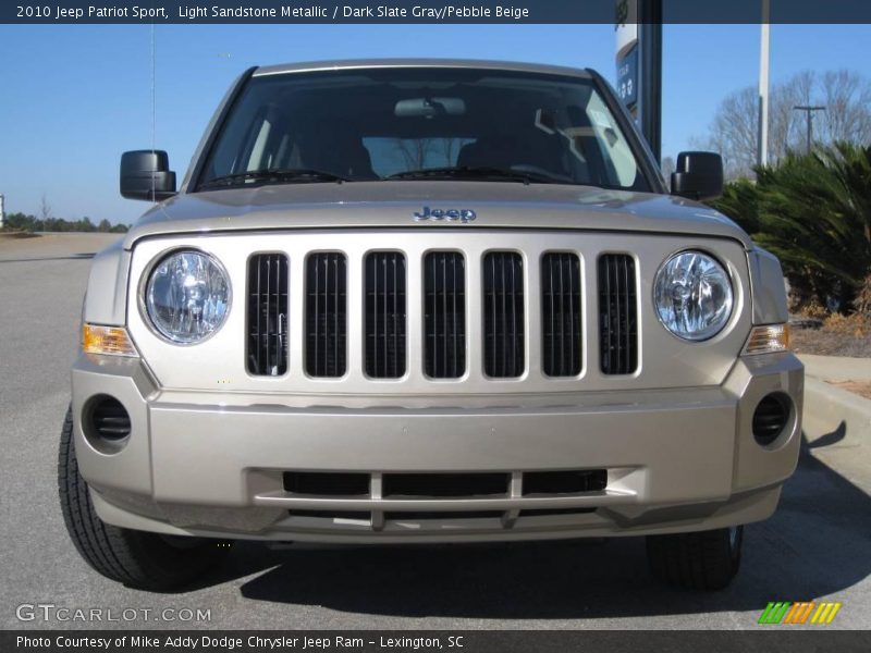 Light Sandstone Metallic / Dark Slate Gray/Pebble Beige 2010 Jeep Patriot Sport