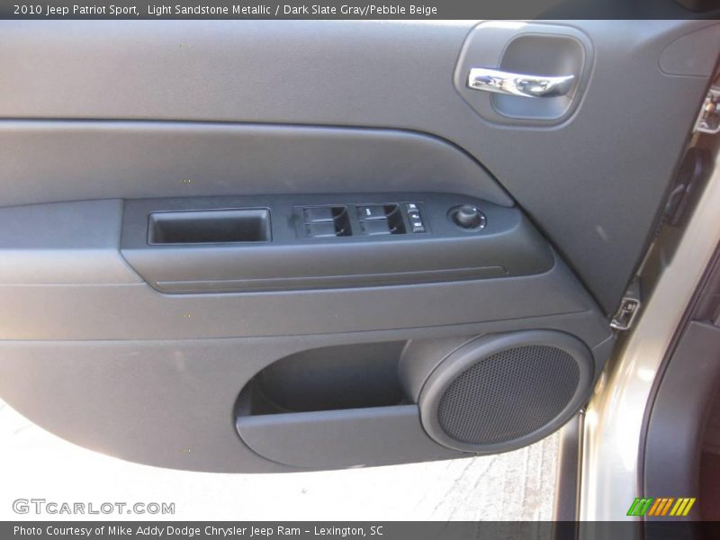 Light Sandstone Metallic / Dark Slate Gray/Pebble Beige 2010 Jeep Patriot Sport