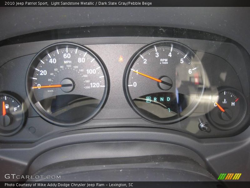 Light Sandstone Metallic / Dark Slate Gray/Pebble Beige 2010 Jeep Patriot Sport