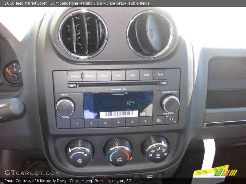 Light Sandstone Metallic / Dark Slate Gray/Pebble Beige 2010 Jeep Patriot Sport