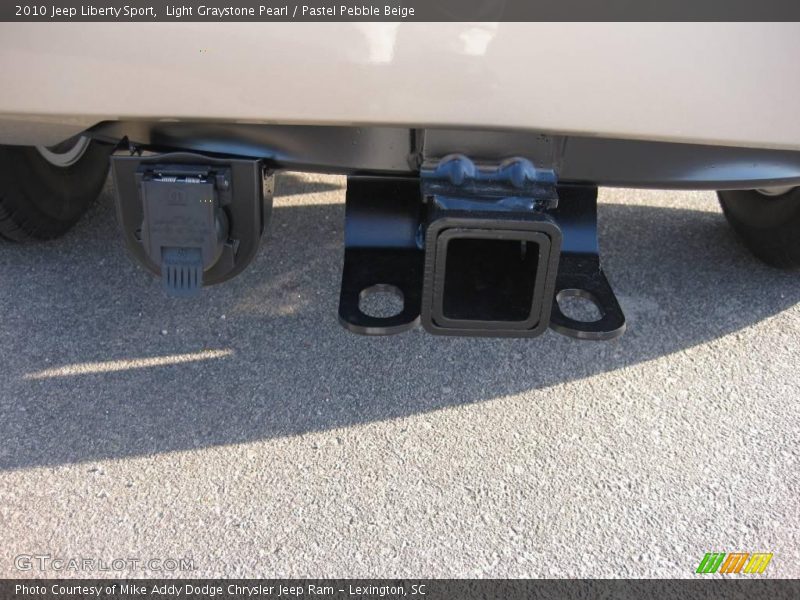 Light Graystone Pearl / Pastel Pebble Beige 2010 Jeep Liberty Sport
