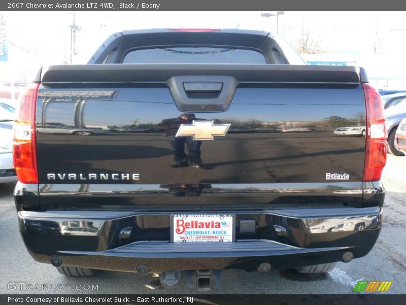 Black / Ebony 2007 Chevrolet Avalanche LTZ 4WD