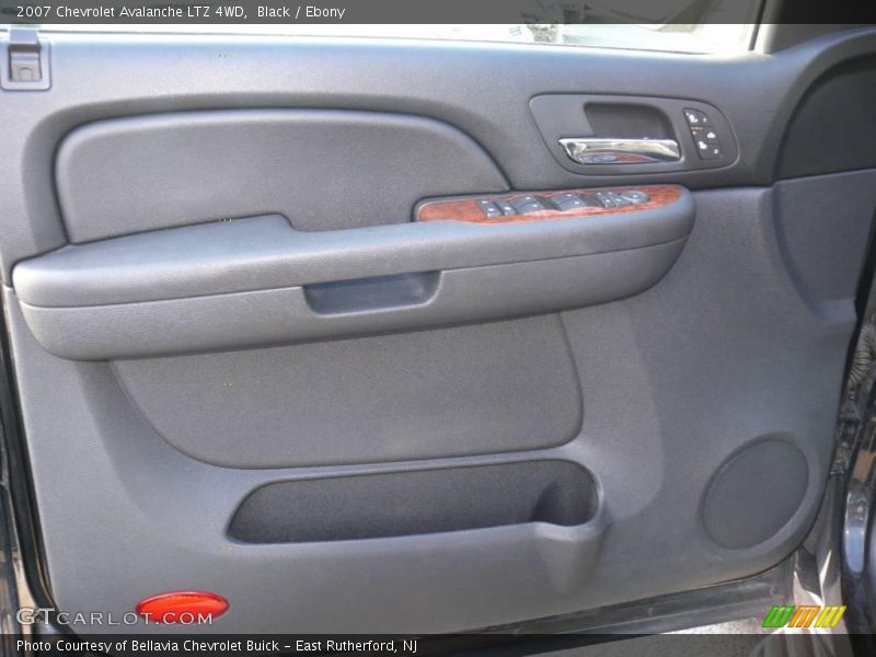 Black / Ebony 2007 Chevrolet Avalanche LTZ 4WD