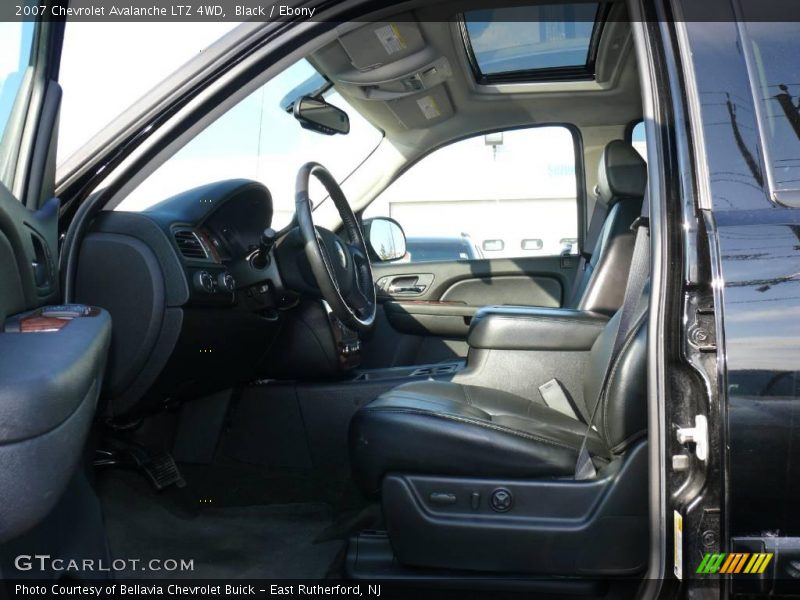 Black / Ebony 2007 Chevrolet Avalanche LTZ 4WD