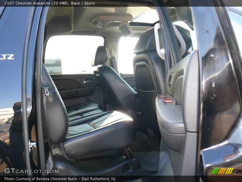 Black / Ebony 2007 Chevrolet Avalanche LTZ 4WD