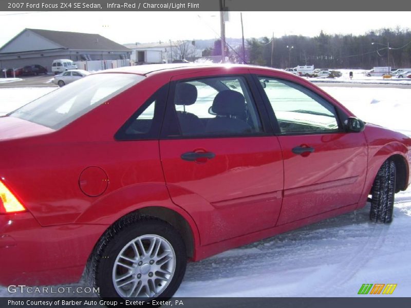 Infra-Red / Charcoal/Light Flint 2007 Ford Focus ZX4 SE Sedan