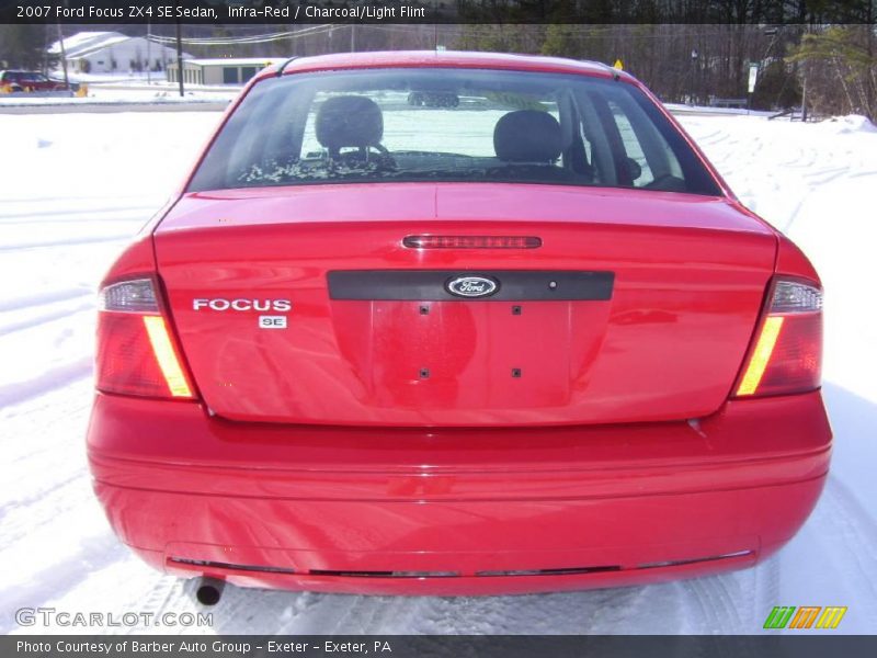 Infra-Red / Charcoal/Light Flint 2007 Ford Focus ZX4 SE Sedan