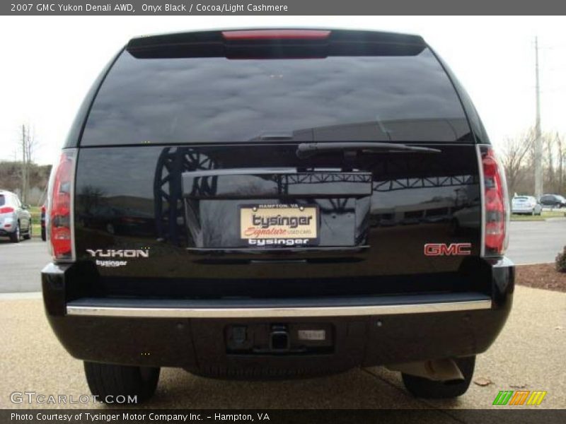 Onyx Black / Cocoa/Light Cashmere 2007 GMC Yukon Denali AWD