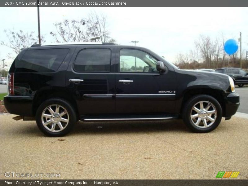 Onyx Black / Cocoa/Light Cashmere 2007 GMC Yukon Denali AWD