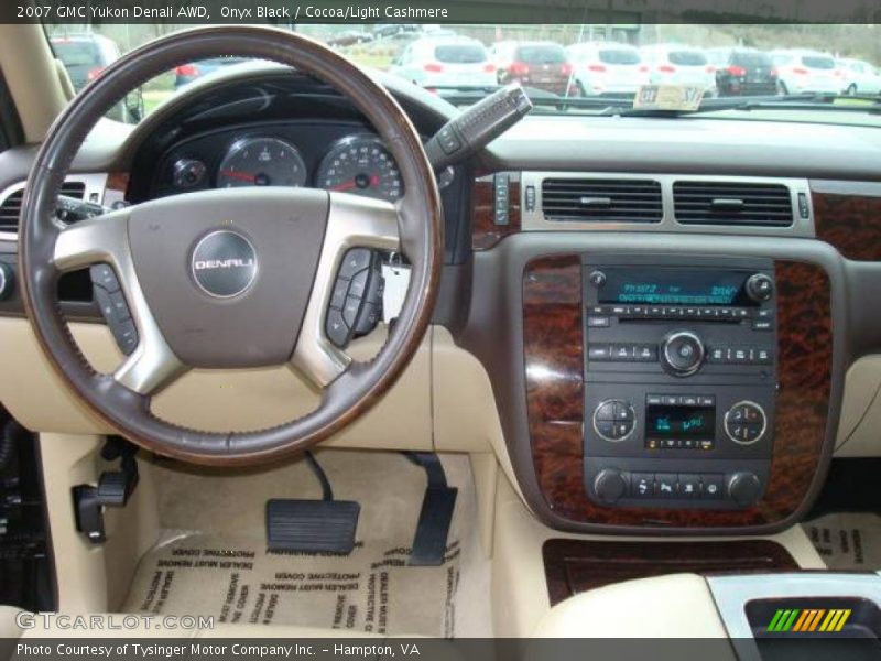 Onyx Black / Cocoa/Light Cashmere 2007 GMC Yukon Denali AWD