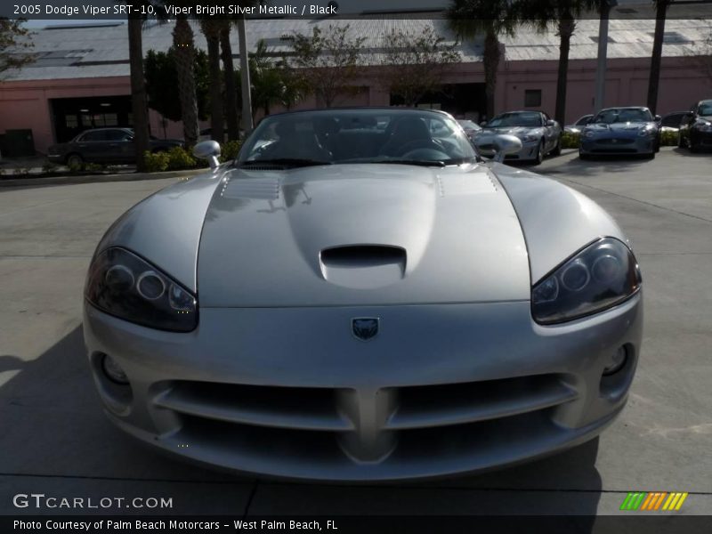 Viper Bright Silver Metallic / Black 2005 Dodge Viper SRT-10