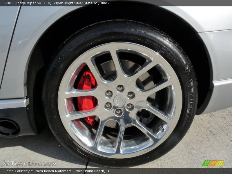 Viper Bright Silver Metallic / Black 2005 Dodge Viper SRT-10