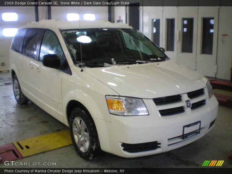 Stone White / Dark Slate Gray/Light Shale 2009 Dodge Grand Caravan SE