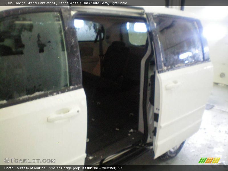 Stone White / Dark Slate Gray/Light Shale 2009 Dodge Grand Caravan SE