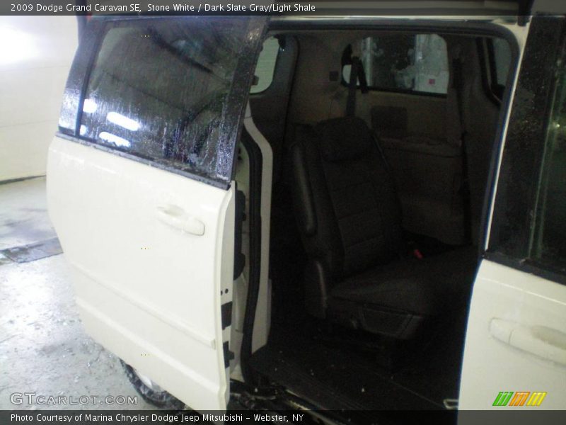 Stone White / Dark Slate Gray/Light Shale 2009 Dodge Grand Caravan SE