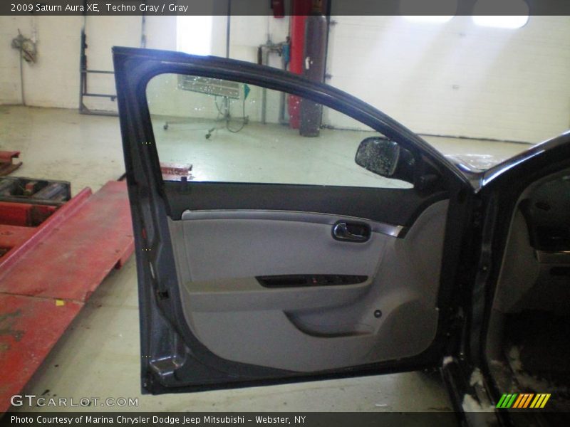 Techno Gray / Gray 2009 Saturn Aura XE