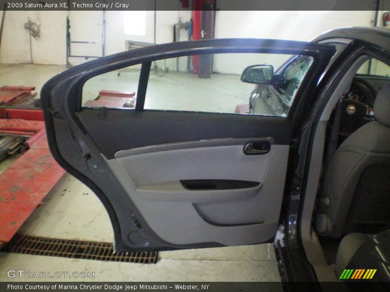 Techno Gray / Gray 2009 Saturn Aura XE