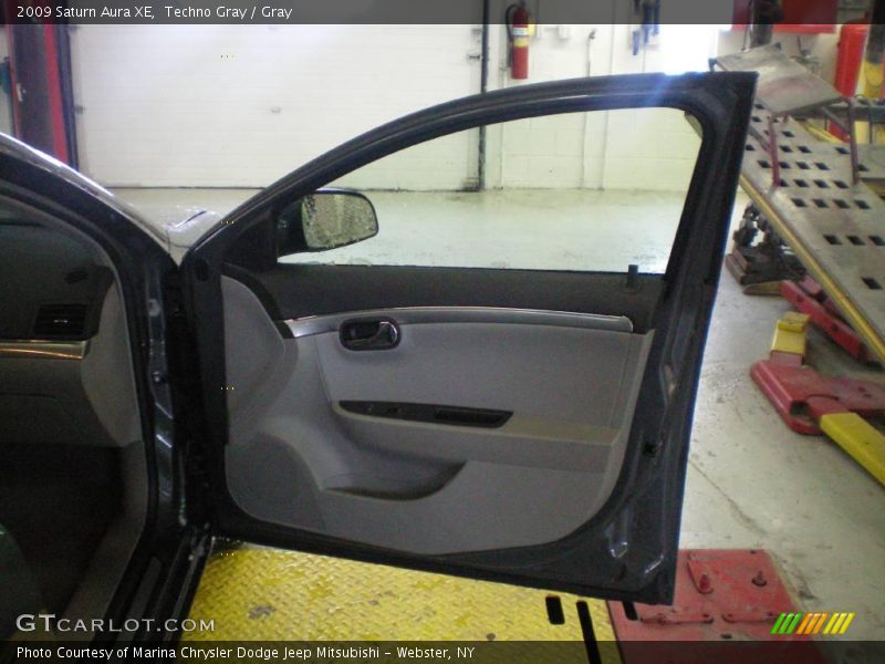 Techno Gray / Gray 2009 Saturn Aura XE