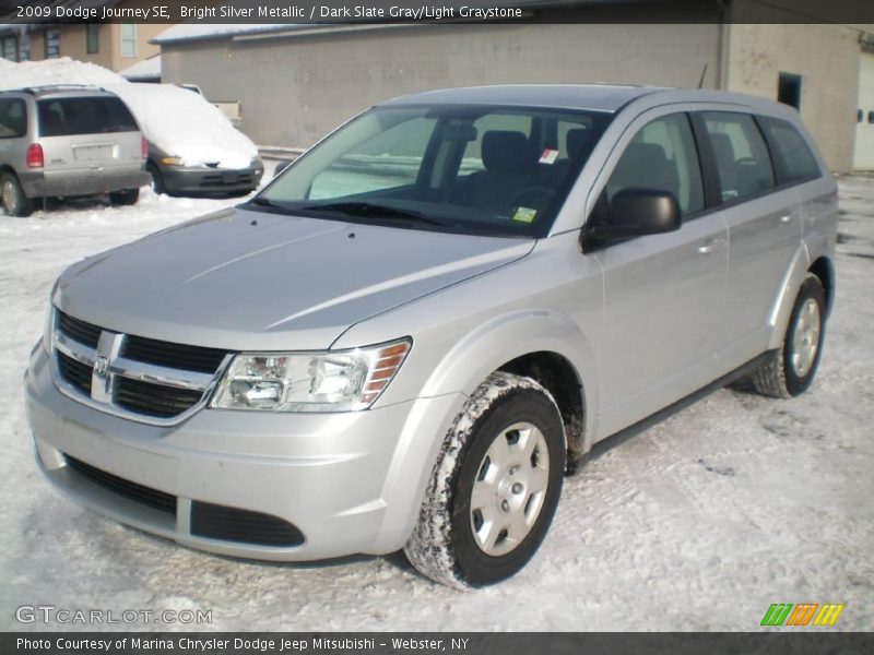 Bright Silver Metallic / Dark Slate Gray/Light Graystone 2009 Dodge Journey SE