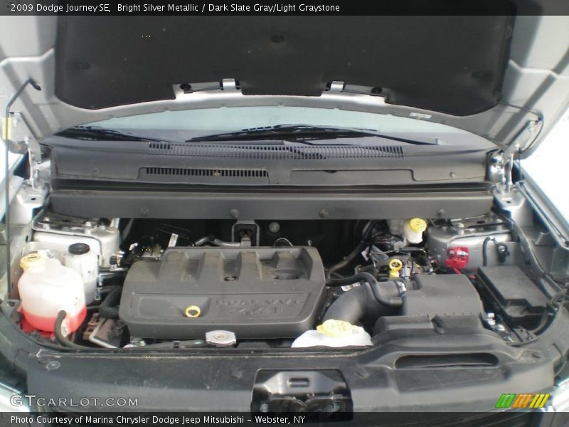 Bright Silver Metallic / Dark Slate Gray/Light Graystone 2009 Dodge Journey SE