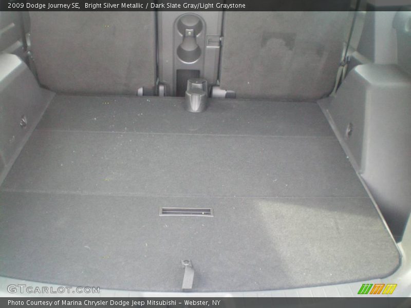 Bright Silver Metallic / Dark Slate Gray/Light Graystone 2009 Dodge Journey SE