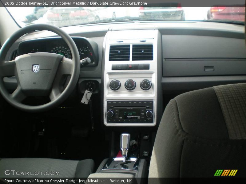 Bright Silver Metallic / Dark Slate Gray/Light Graystone 2009 Dodge Journey SE